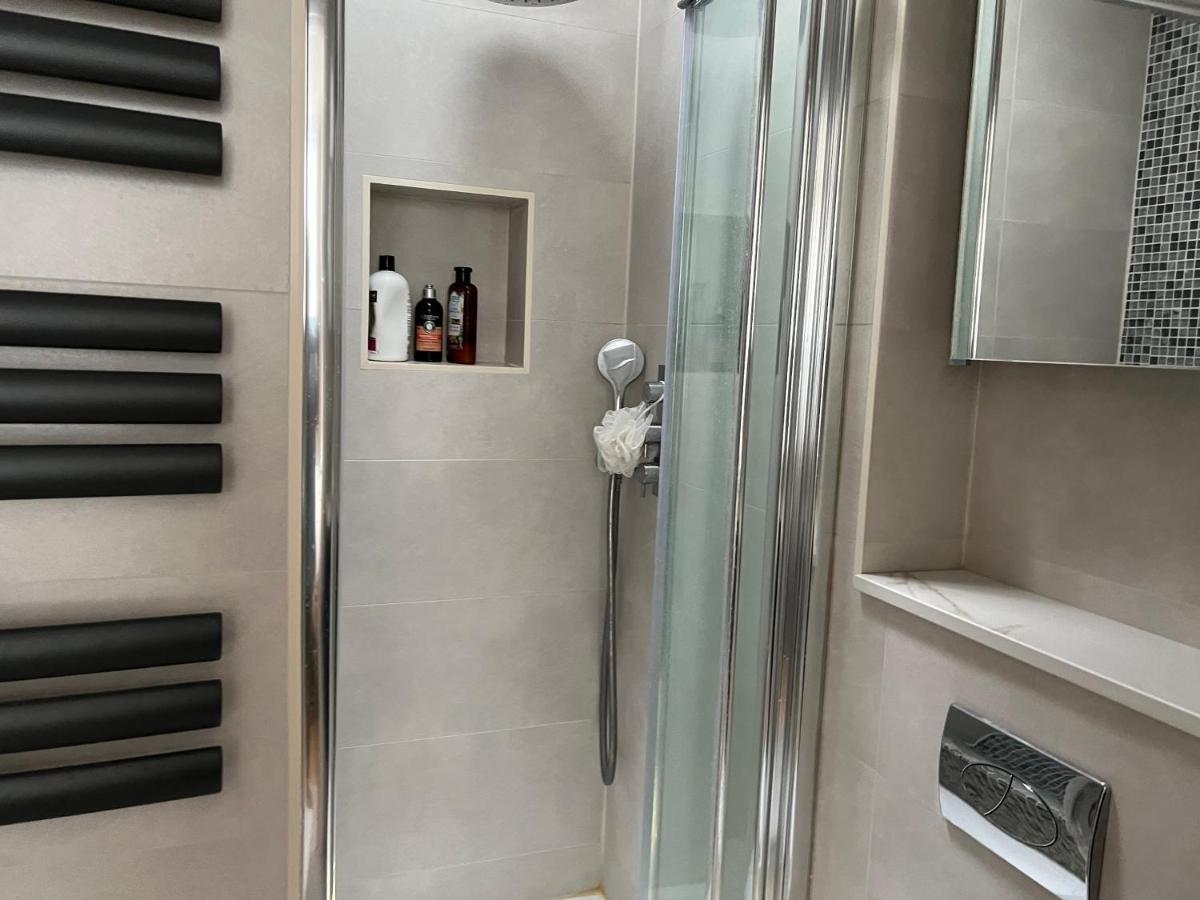 300M To Fitzwilliam Museum 3 En-Suites Double Bedroom Victoria House เคมบริดจ์ ภายนอก รูปภาพ